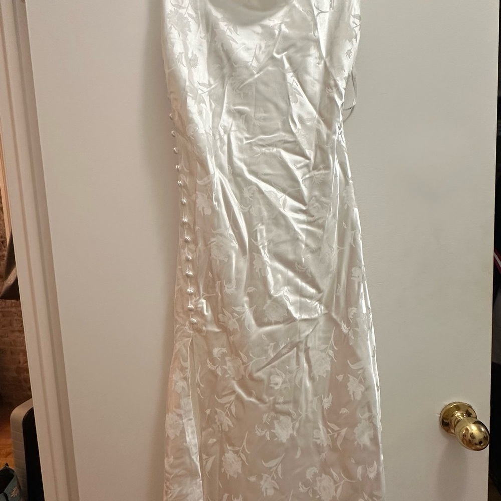 Elegant White Floral Dress